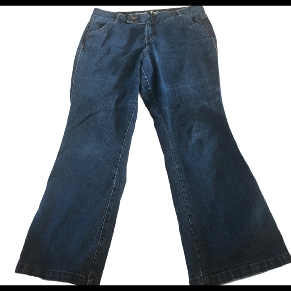 Lane Bryant Flare Med Wash Jeans Sz. 16X32 Tighter Tummy Fit Casual Slimming - Picture 4 of 7